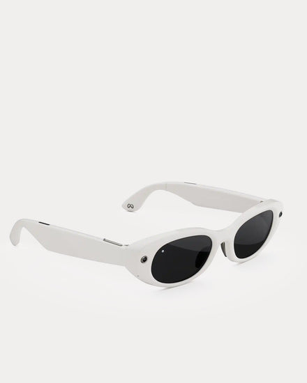Meta x Kylie Starfire 'Kylie Edition' Ivory with Black Lenses AI Glasses - 2