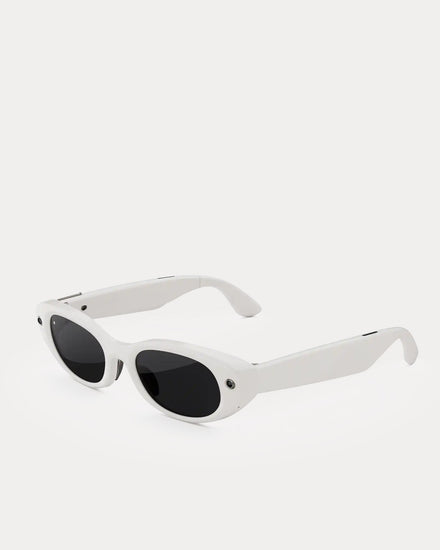 Meta x Kylie Starfire 'Kylie Edition' Ivory with Black Lenses AI Glasses - 3