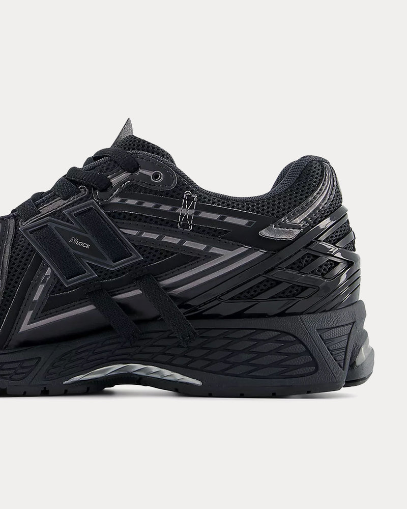 New Balance Unisex 1906a Black Dark Silver Metallic Phantom Low Top new-balance-unisex-1906a-black-dark-silver-metallic-phantom-low-top
