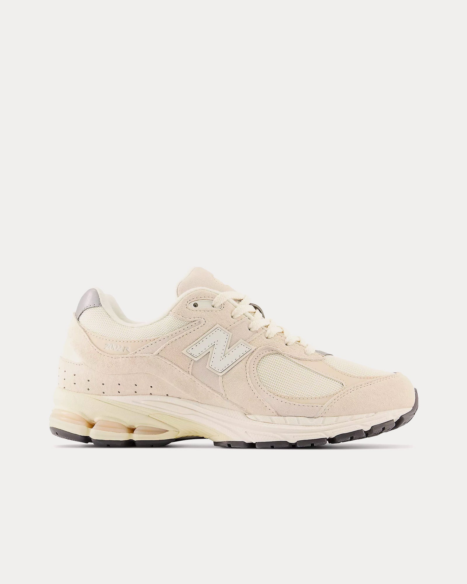 New Balance Unisex 2002r Calm Taupe / Angora / Silver Metallic Low New Balance Unisex 2002r Calm Taupe / Angora / Silver Metallic Low