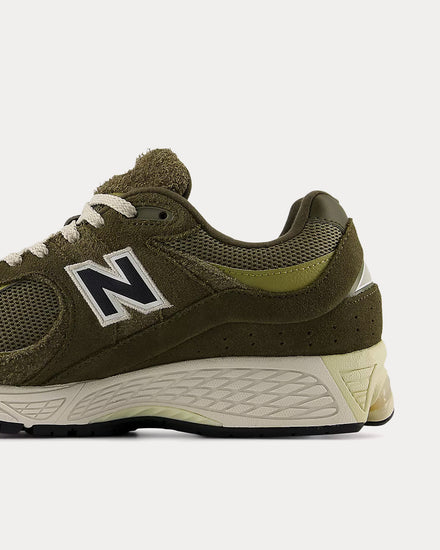 New Balance Men's 2002r Dark Moss / Covert Green / Olive Oil