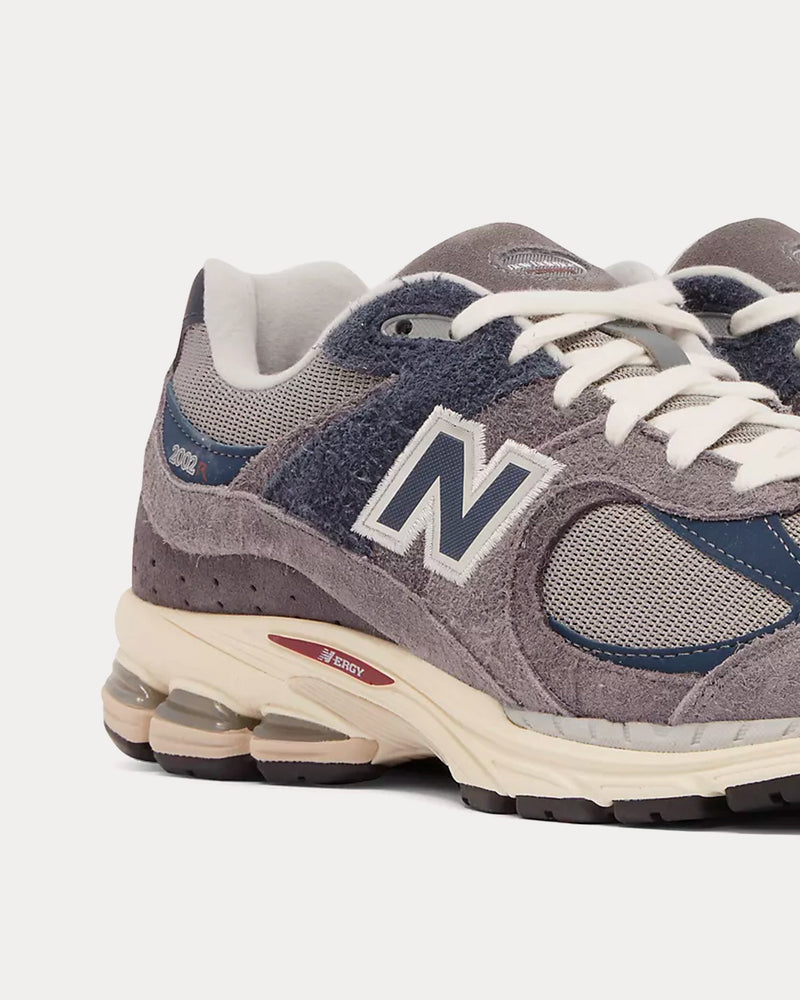 New Balance Unisex 2002r Nb Navy / Castlerock /Shadow Grey Low Top Sneakers