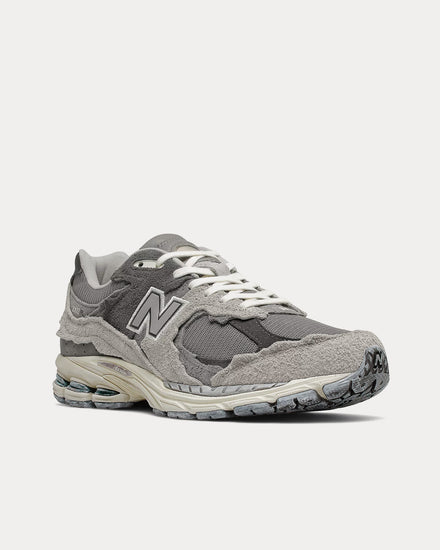 New Balance 2002r Rain Cloud / Magnet Low Top Sneakers - 2