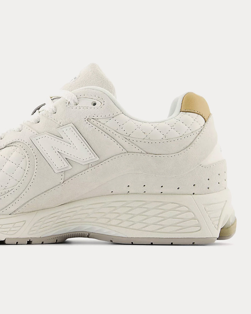 New Balance Men's 2002r Sea Salt / Team Away Grey / Stoneware Low