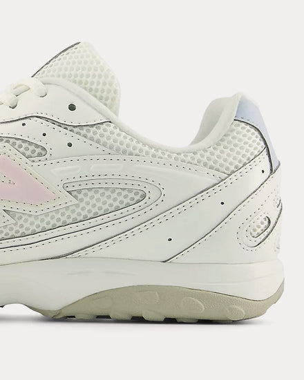 New Balance 204L Sea Salt / Stone Pink Low Top Sneakers - 6