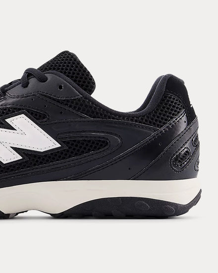 New Balance 204L Black / Sea Salt Low Top Sneakers - 5