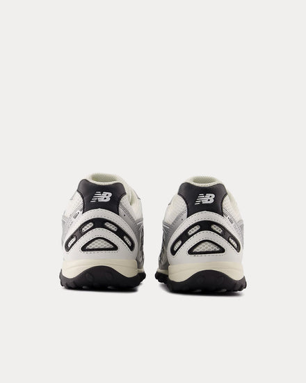 New Balance 204L Silver Metallic / Black Low Top Sneakers - 4