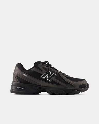 New Balance 740 Black / Silver Metallic Low Top Sneakers
