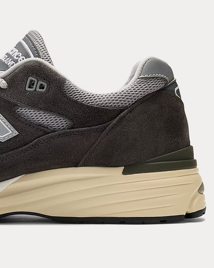 New Balance Made in UK 991v2 'Elevated Essentials' Forged Iron / Alloy /  Smoked Pearl Low Top Sneakers - 5