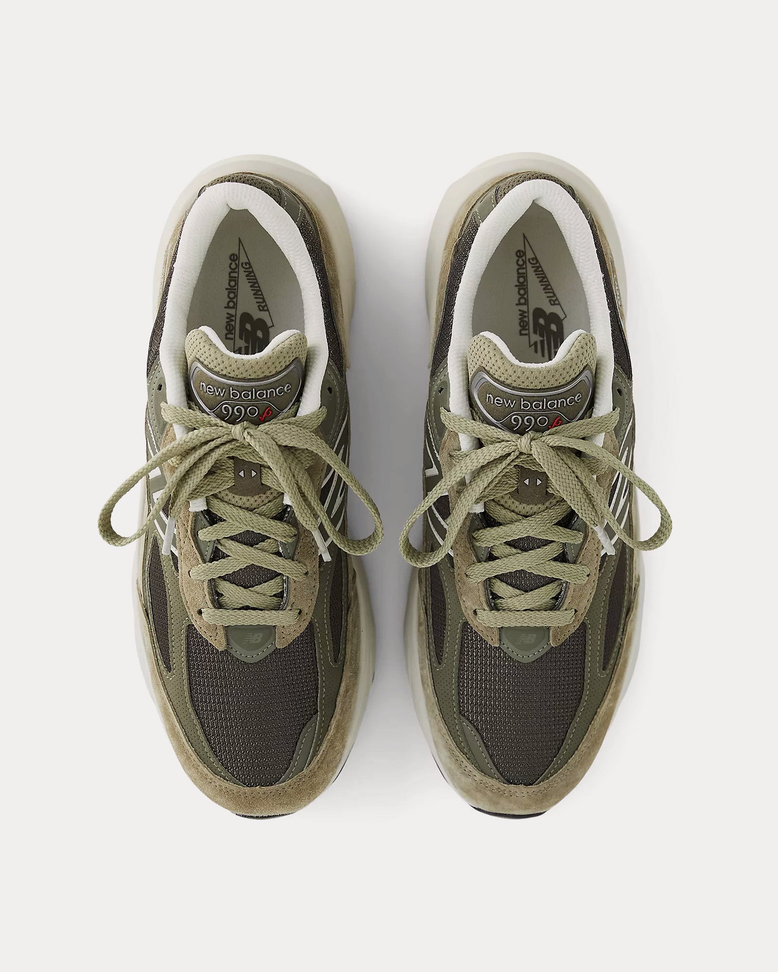 990V6 Low-Top Sneakers