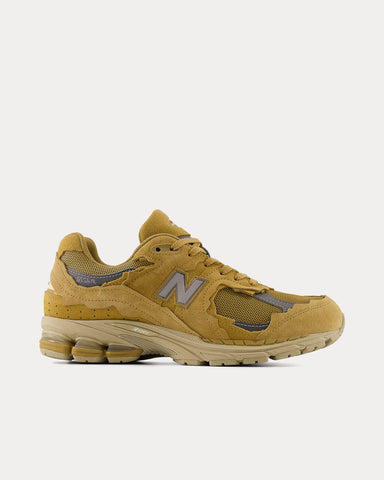New Balance 2002r Gore-Tex Stucco / Castlerock Low Top Sneakers