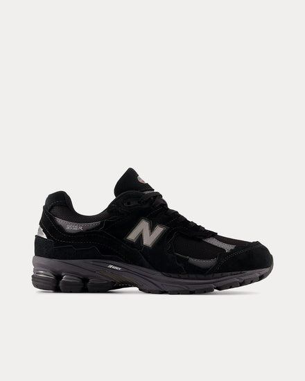 New Balance 2002r Gore-Tex Black / Magnet Low Top Sneakers - 1