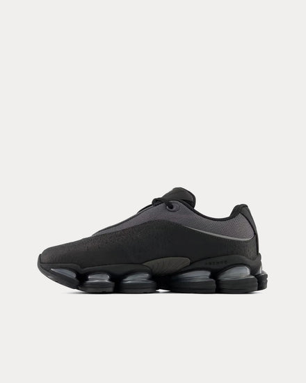 New Balance 2000 Sleek Black Low Top Sneakers - 5