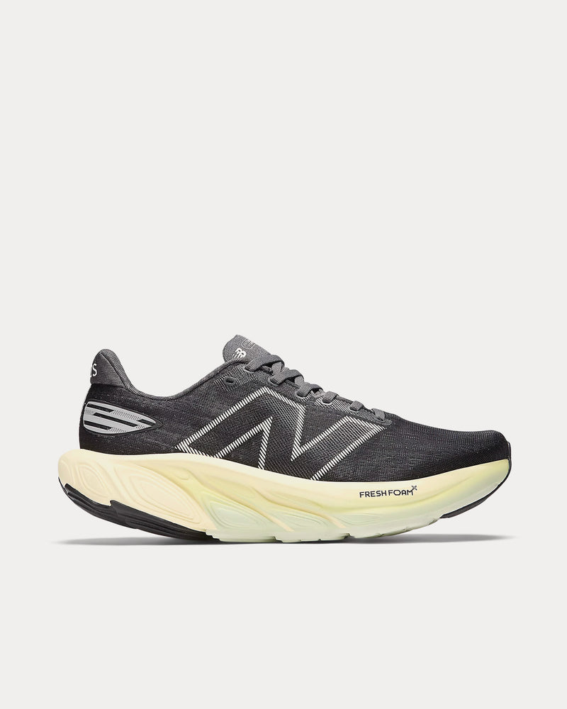 New Balance Men display picture 3