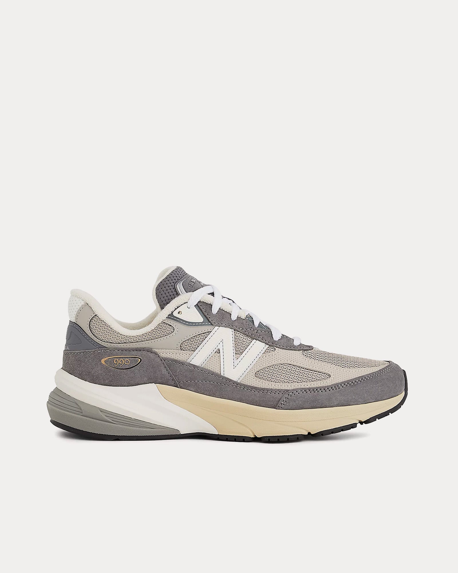 new-balance-made-in-usa-990v6- 