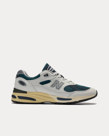 New Balance MADE in UK 991v2 Grey / Balsam / Total Eclipse Low Top Sneakers