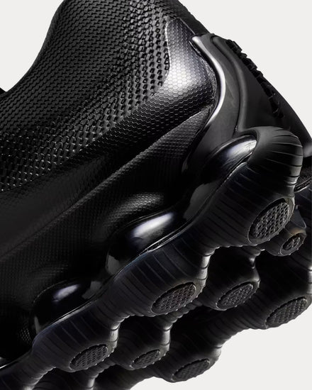 Nike Air Liquid Max Black Low Top Sneakers - 5