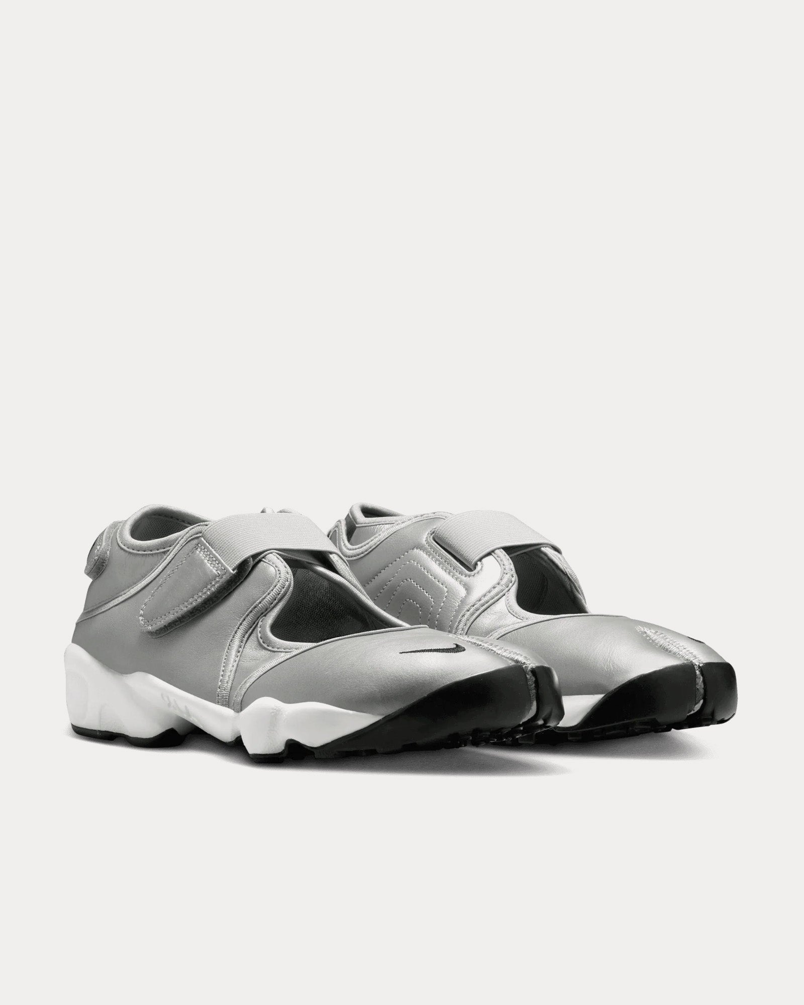 Nike Women's Air Rift Leather Metallic Silver / Sail Slip On Sneakers