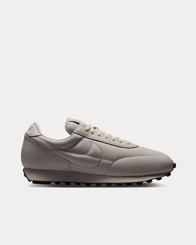 Nike Daybreak Moon Particle / Light Bone Low Top Sneakers