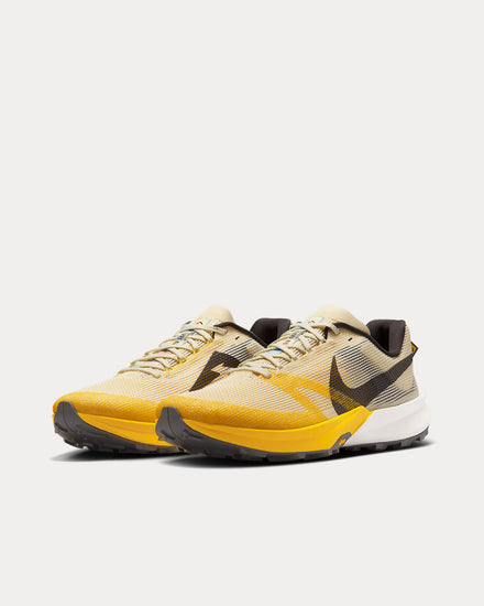 Nike Kiger 10 Alabaster / Lightning / Saturn Gold / Medium Ash Running Shoes - 4
