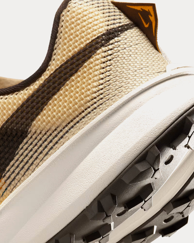Nike Kiger 10 Alabaster / Lightning / Saturn Gold / Medium Ash Running Shoes - 5