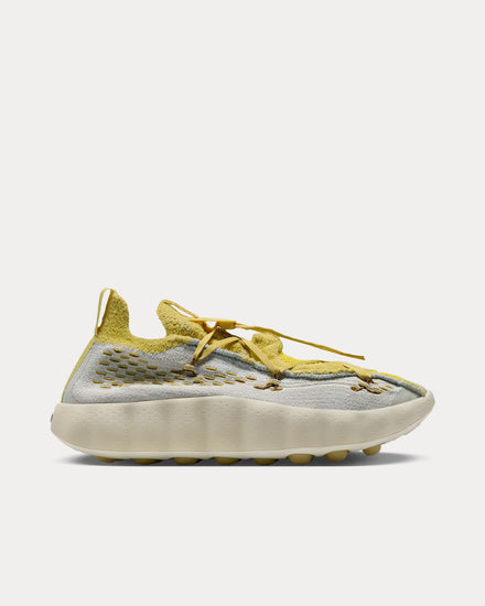 Nike Mind 002 Flyknit Light Bone / Saturn Gold Pregame Shoes - 1