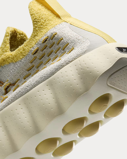 Nike Mind 002 Flyknit Light Bone / Saturn Gold Pregame Shoes - 6