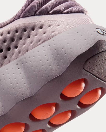 Nike Mind 002 Light Violet Ore / Purple Smoke / Hyper Crimson / Metallic Cool Grey Pregame Shoes - 5