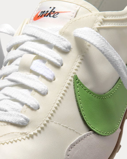 Nike Moon Shoe Sail / Chlorophyll Low Top Sneakers - 6