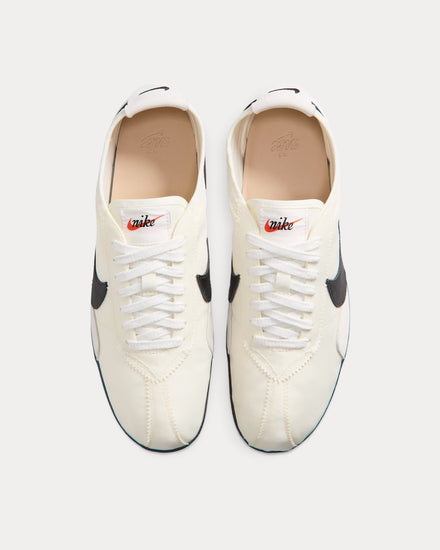 靴 Nike Women's Moon Shoe Soft Pearl/Black Nike Women's Moon Shoe Soft Pearl / Black Low Top Sneakers
