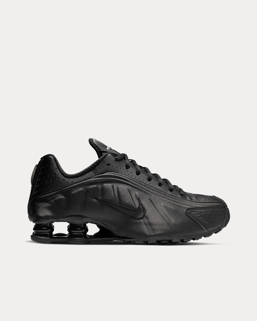 Nike Shox R4 Black / Max Orange Low Top Sneakers - Sneak in Peace