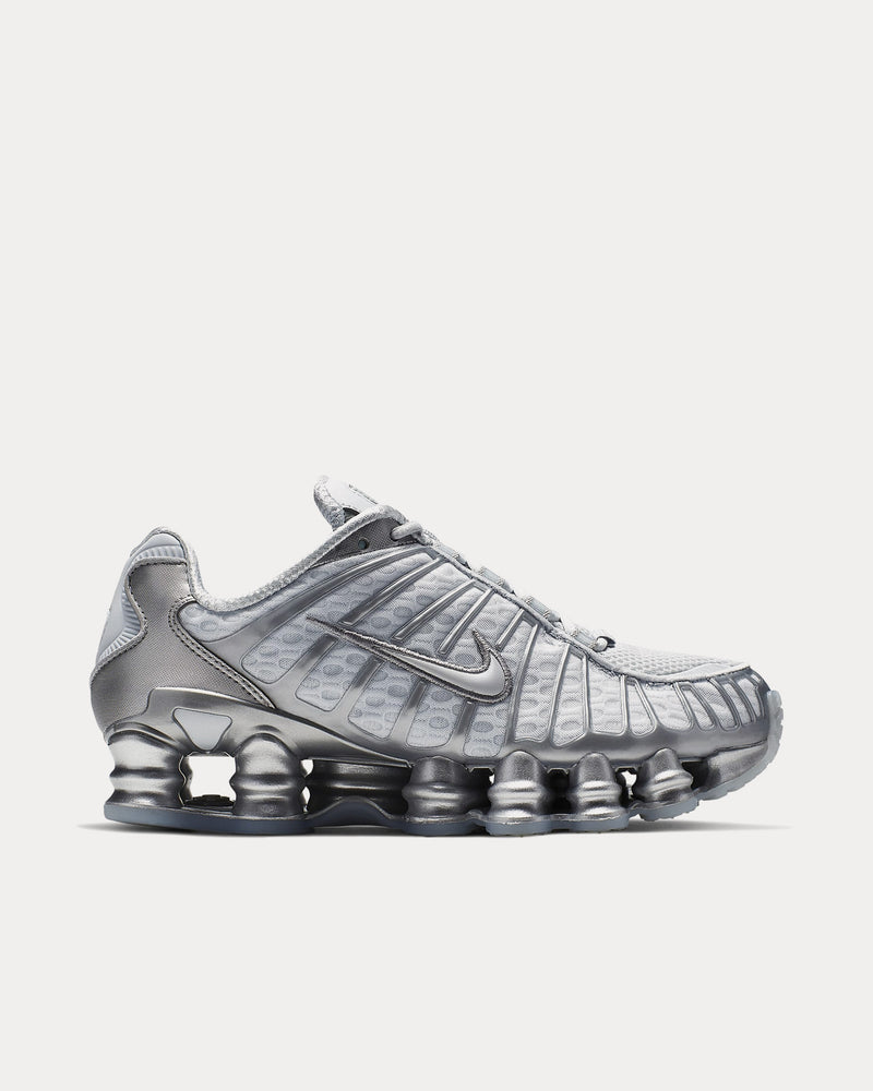 新品未試着 Nike shox tl ナイキショックスTL クロム 23cm Nike Women's Shox TL Pure Platinum / Chrome Low Top Sneakers