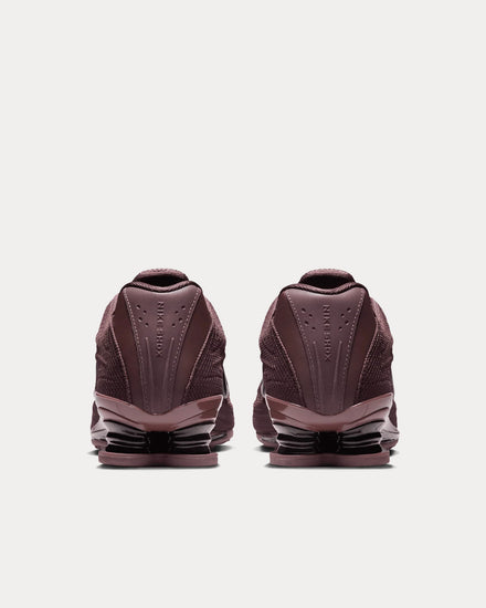 Nike Shox Z Tattoo / Black Low Top Sneakers - 4