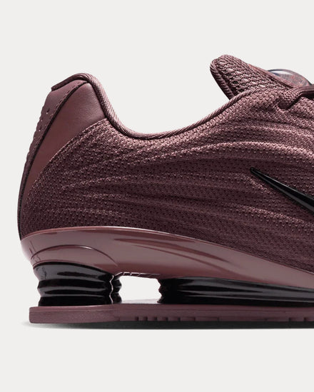 Nike Shox Z Tattoo / Black Low Top Sneakers - 5