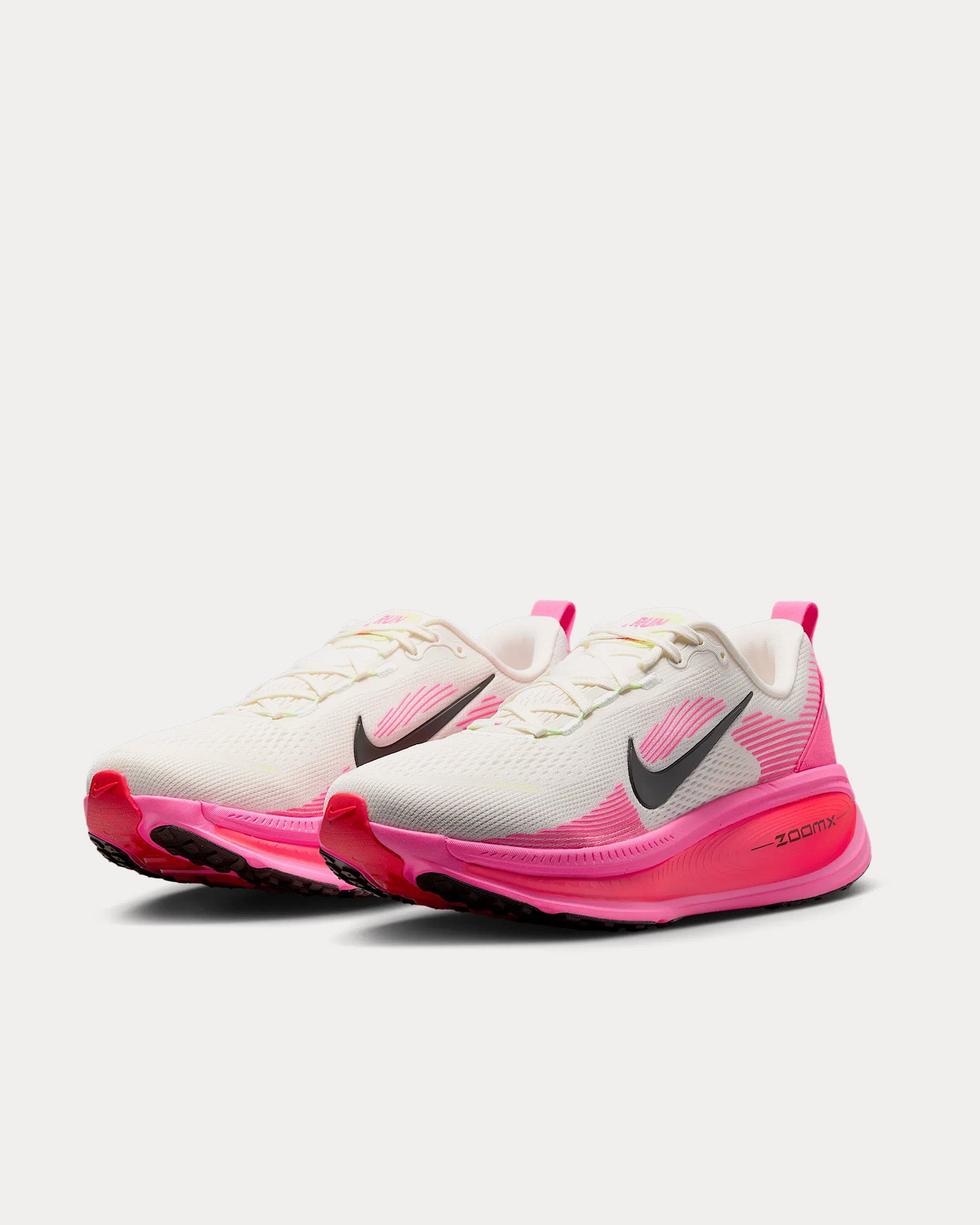 Nike Men's Vomero 18 Sail / Hyper Pink / Hyper Pink / Sequoia Running Shoes