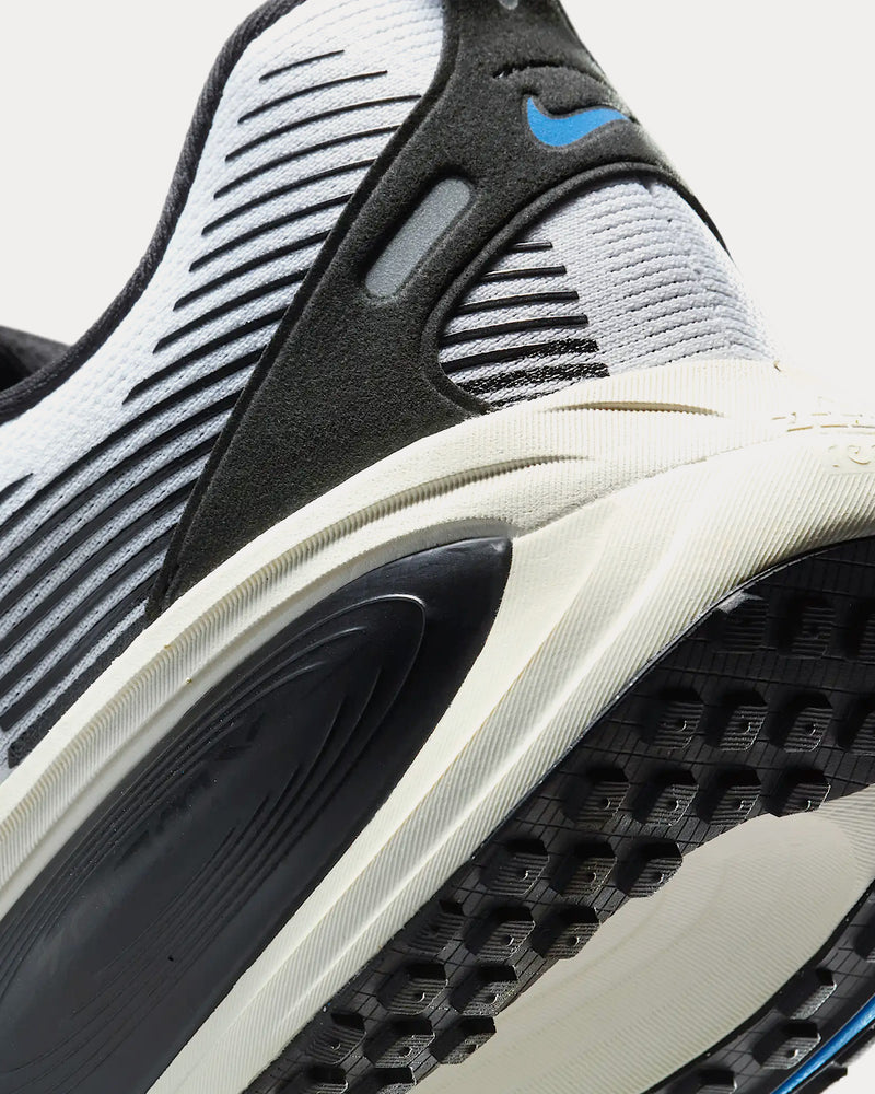 Nike Vomero 18 White / Black / Sail / Photo Blue Running Shoes - 5