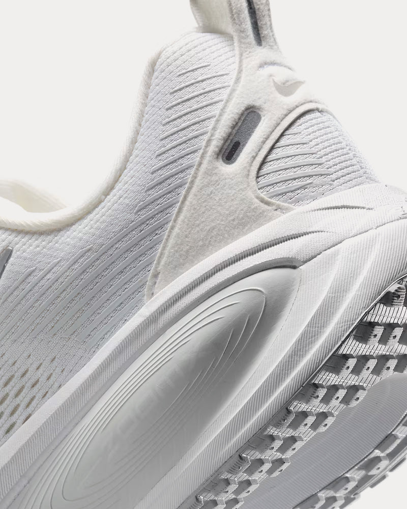 Nike Vomero 18 White / Photon Dust / Summit White / Metallic Silver Running Shoes - 3