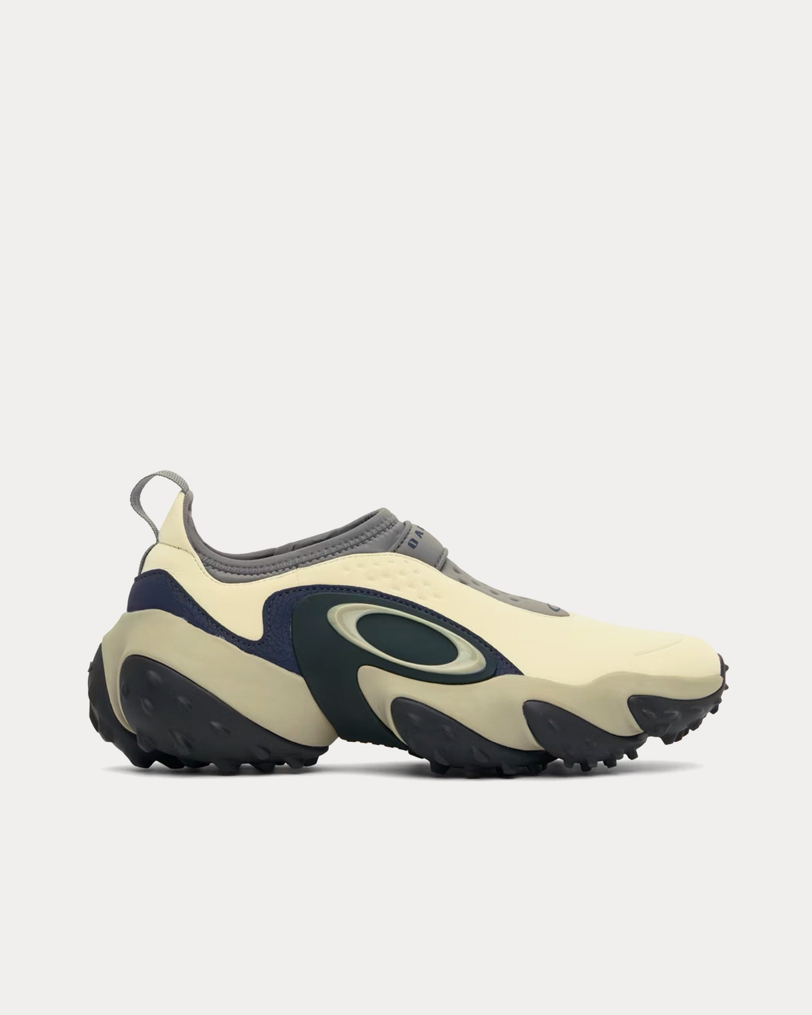 Oakley Men's Edge Icon Cream / Navy Slip On Sneakers
