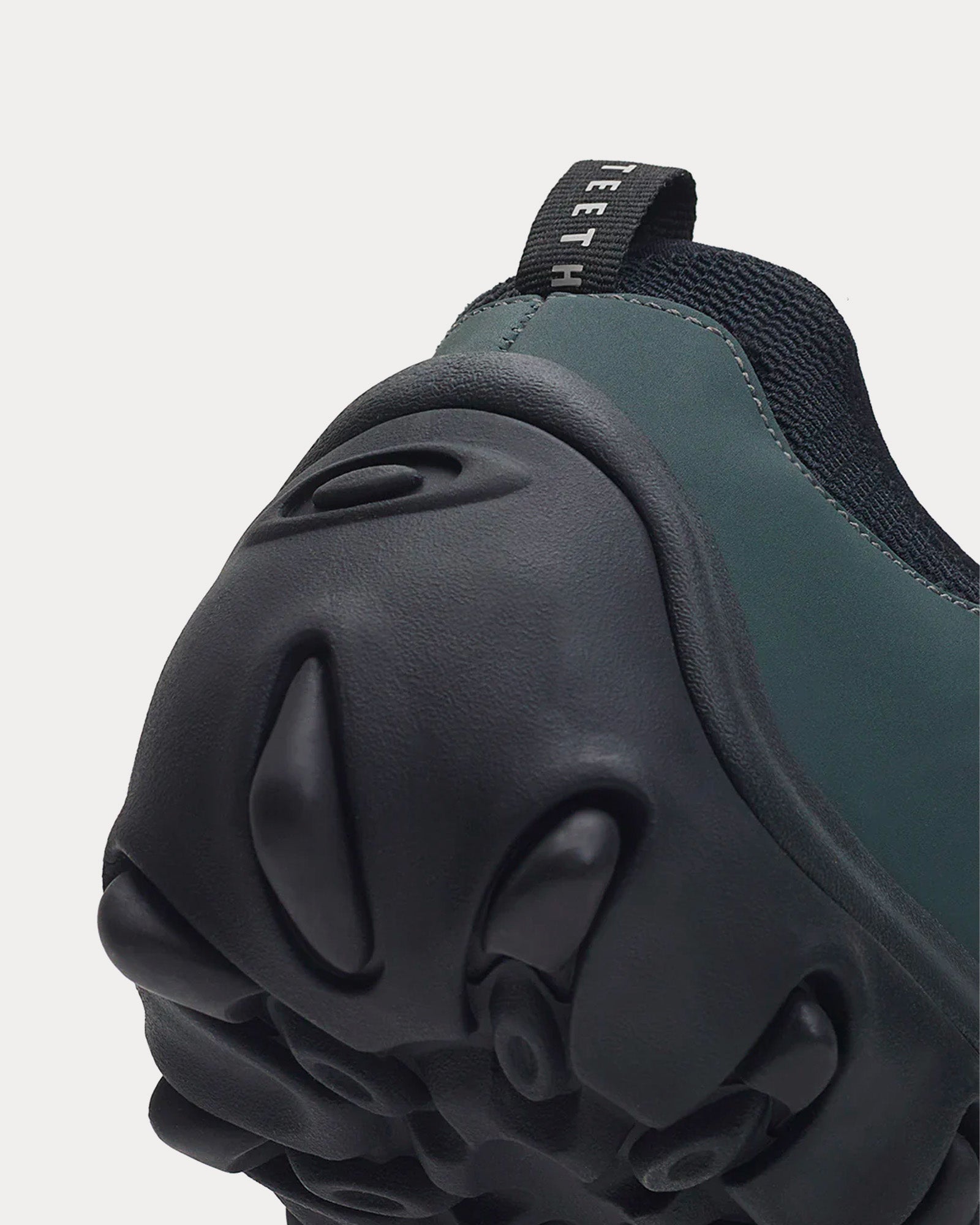 OAKLEY X PIET ベスト うらやまし