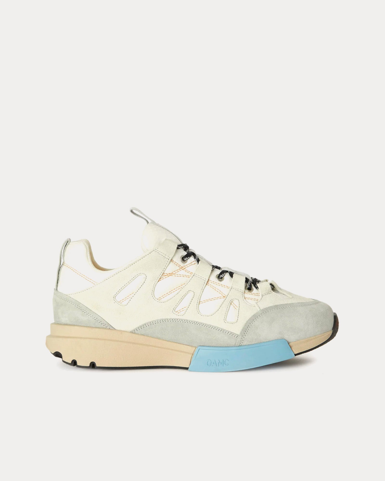 靴 OAMC TRAIL RUNNER OAMC Men's Trail Runner Off-White Low Top Sneakers & Trainers