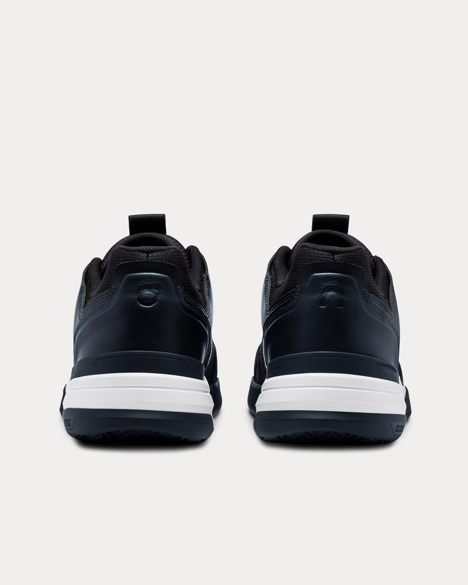 On Running - The Roger Clubhouse Pro Black / White Low Top Sneakers