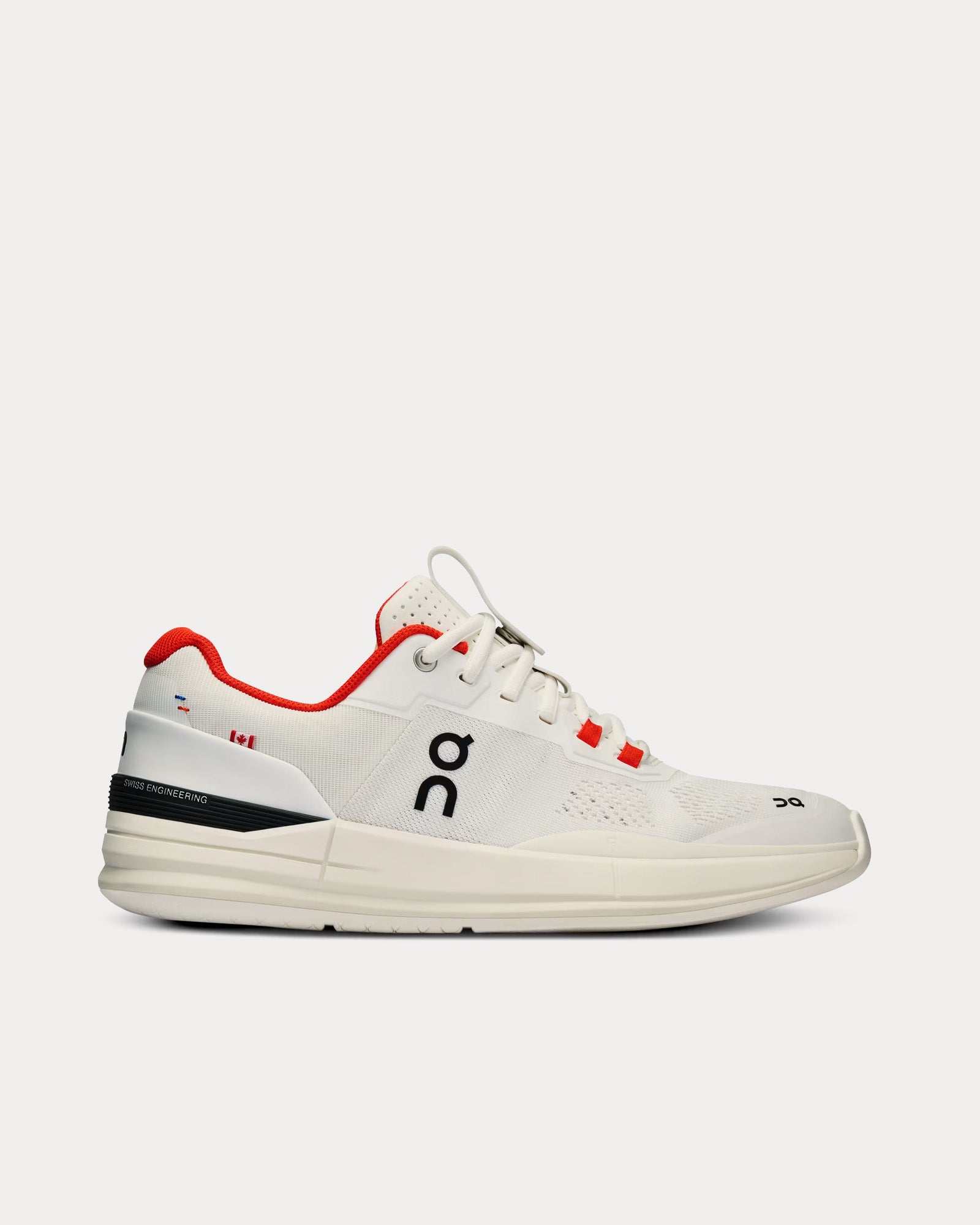 On Running - Roger Pro LC White / Black Low Top Sneakers