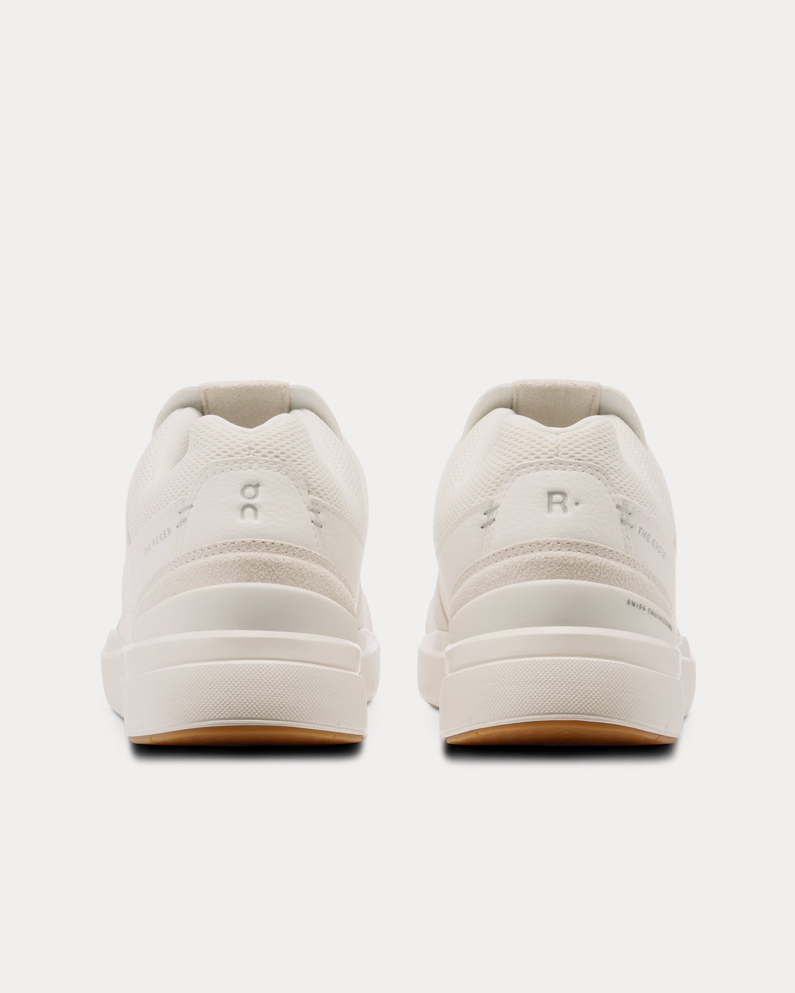 On Running - The Roger Clubhouse White / Sand Low Top Sneakers