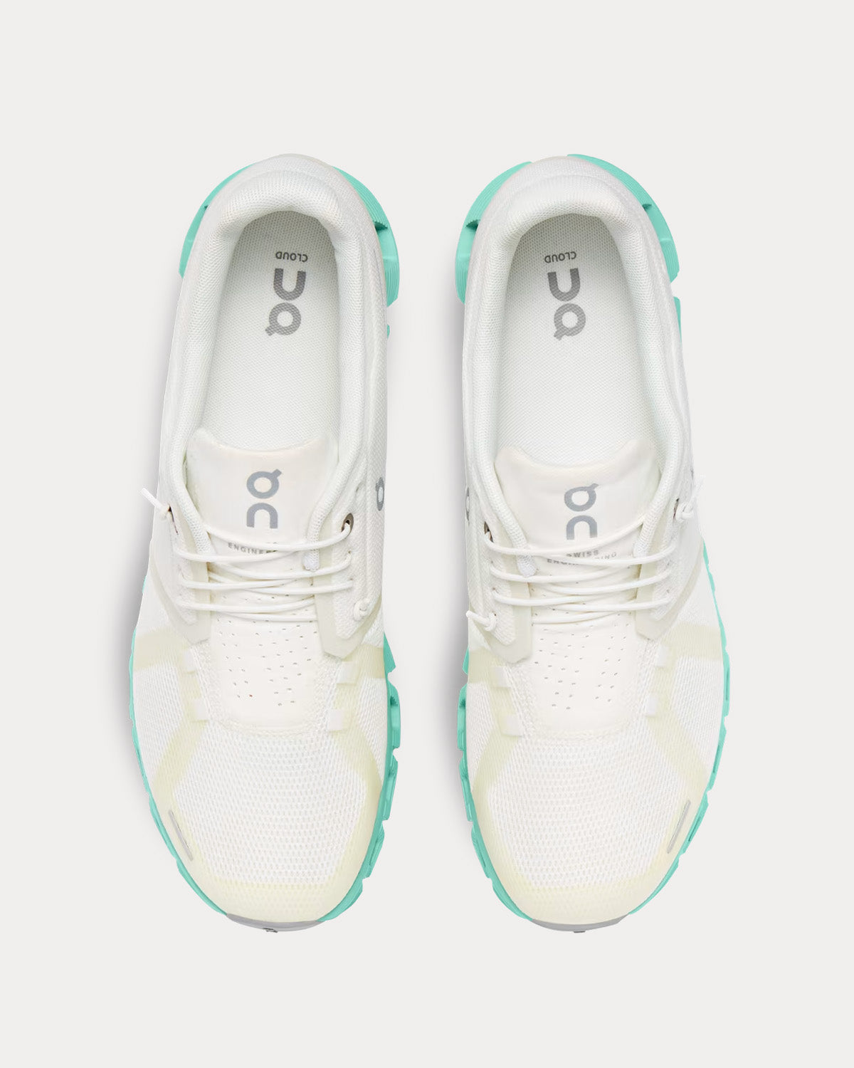 on running cloud 5 undyed white creek