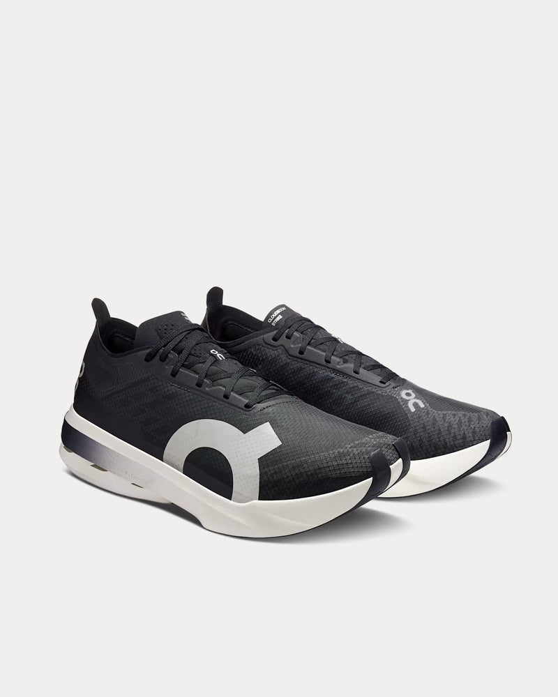 On Running Men's Cloudboom Strike Black / White Running Shoes