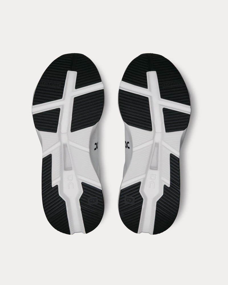 On Running Cloudnova X White / Black Running Shoes - 4