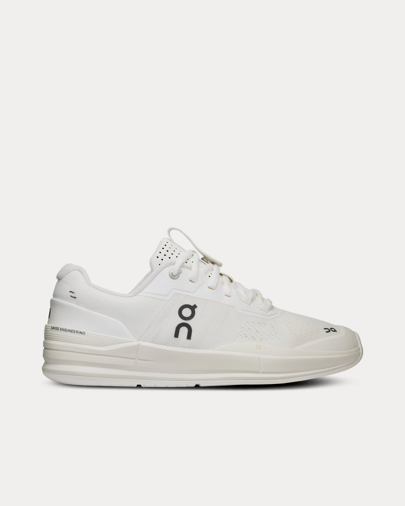 On Running - Roger Pro Undyed-White / Black Low Top Sneakers
