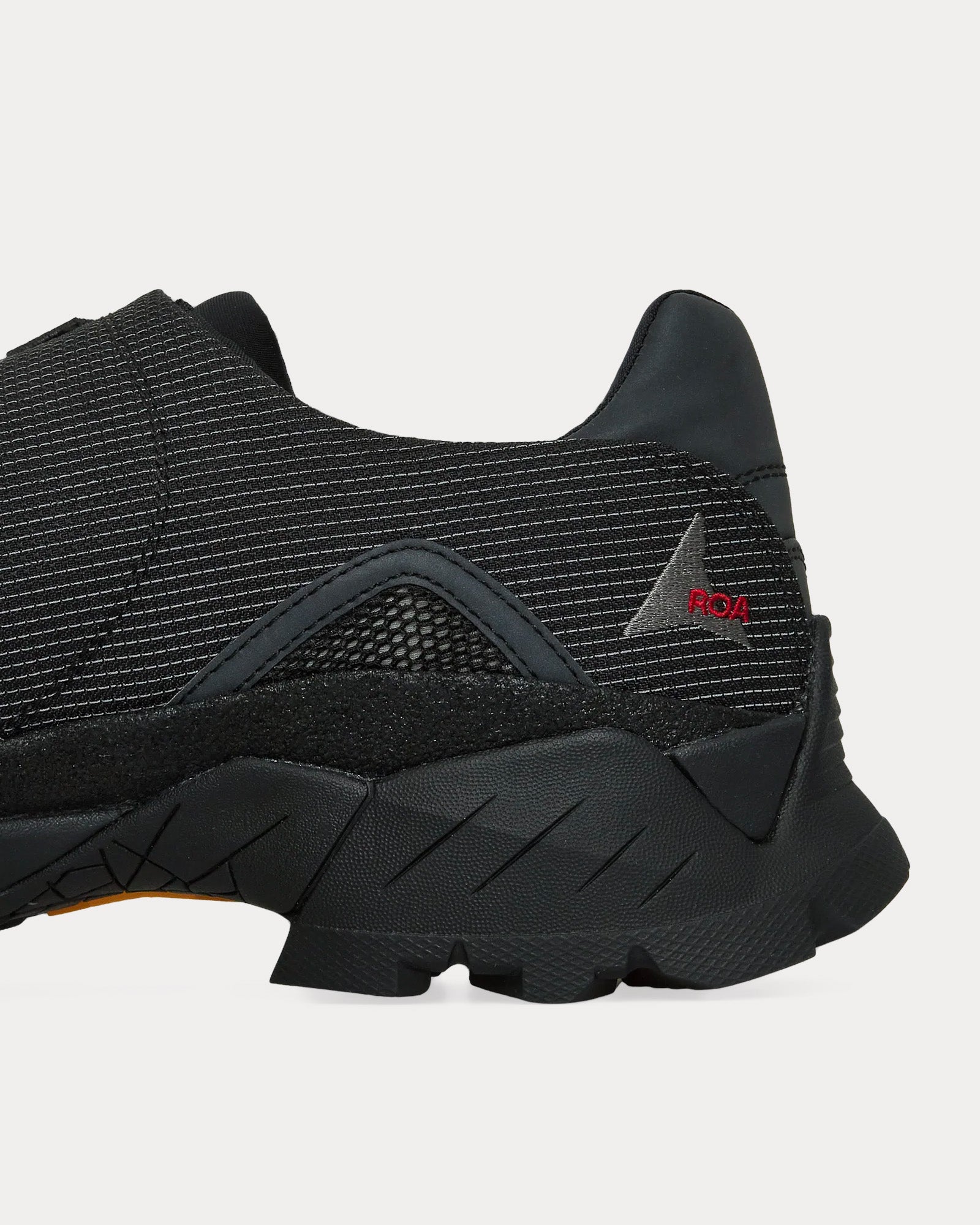ROA Minaar Black Low Top Sneakers - Sneak in Peace Roa Hiking 