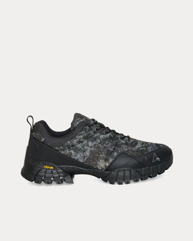 ROA Neal Camo Low Top Sneakers