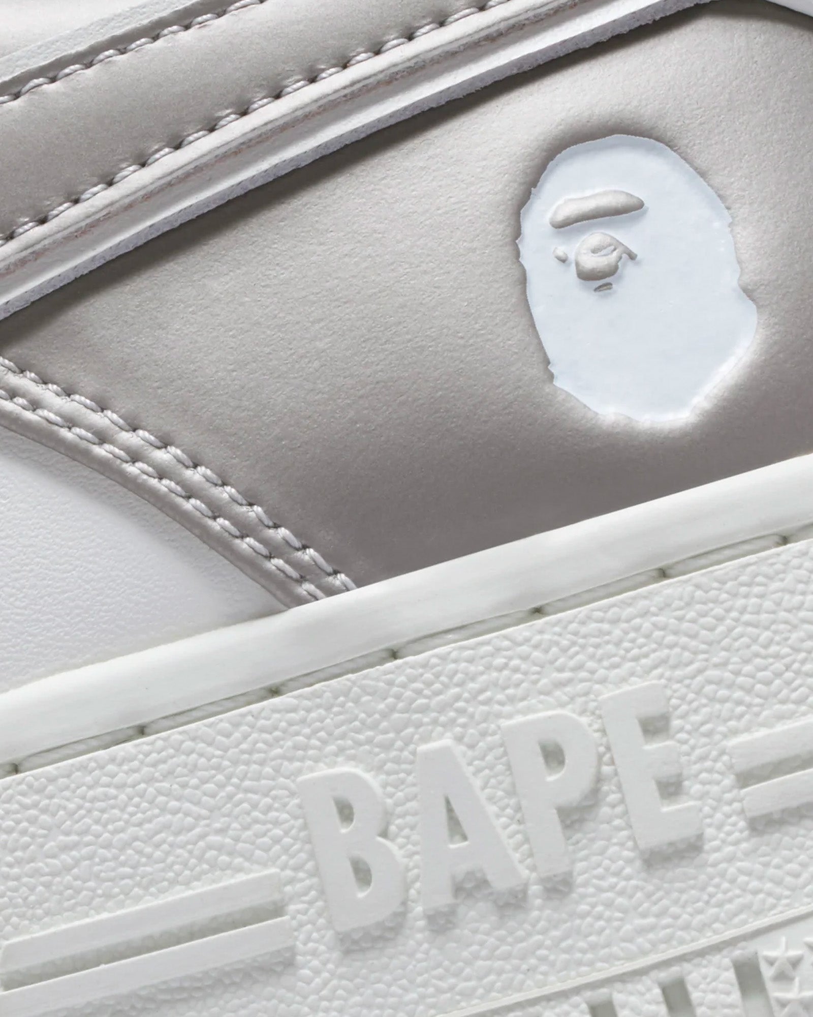 A Bathing APE - Bape Sta #4 Silver / White Low Top Sneakers